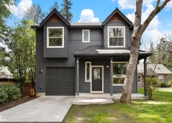 Home-with-mirrored-windows-tint